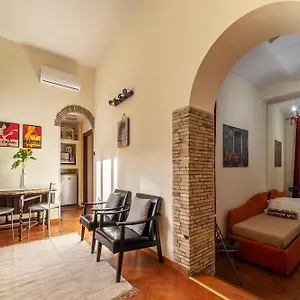 piazza-navona-penthouse.it-romehotels.com/